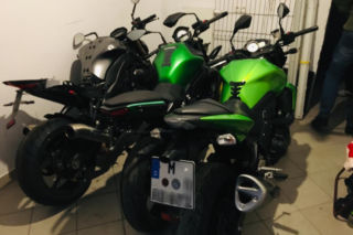 ROZBILI szajkę złodziei motocykli! SKRADZIONE w Niemczech ścigacze ściągali do Polski busami