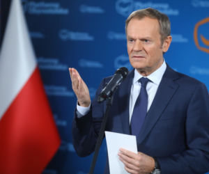  władza abdykowała; tej władzy nie ma tam, gdzie jest potrzebna - powiedział lider PO