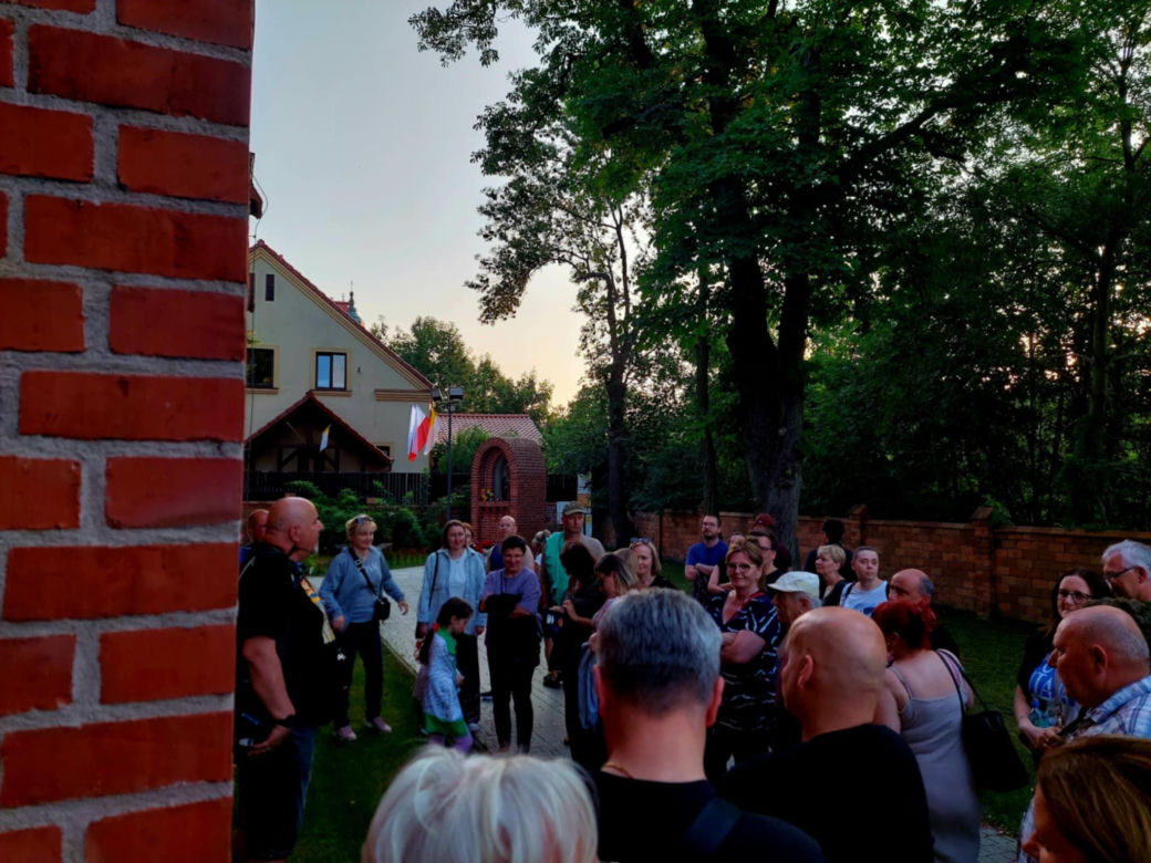 Magiczna Noc Świętojańska w Starym Fordonie. Spacer pod gwiazdami przyciągnął bydgoszczan i turystów