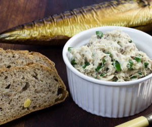 Pasta z wędzonej  makreli - zdrowy i smakowity dodatek do pieczywa