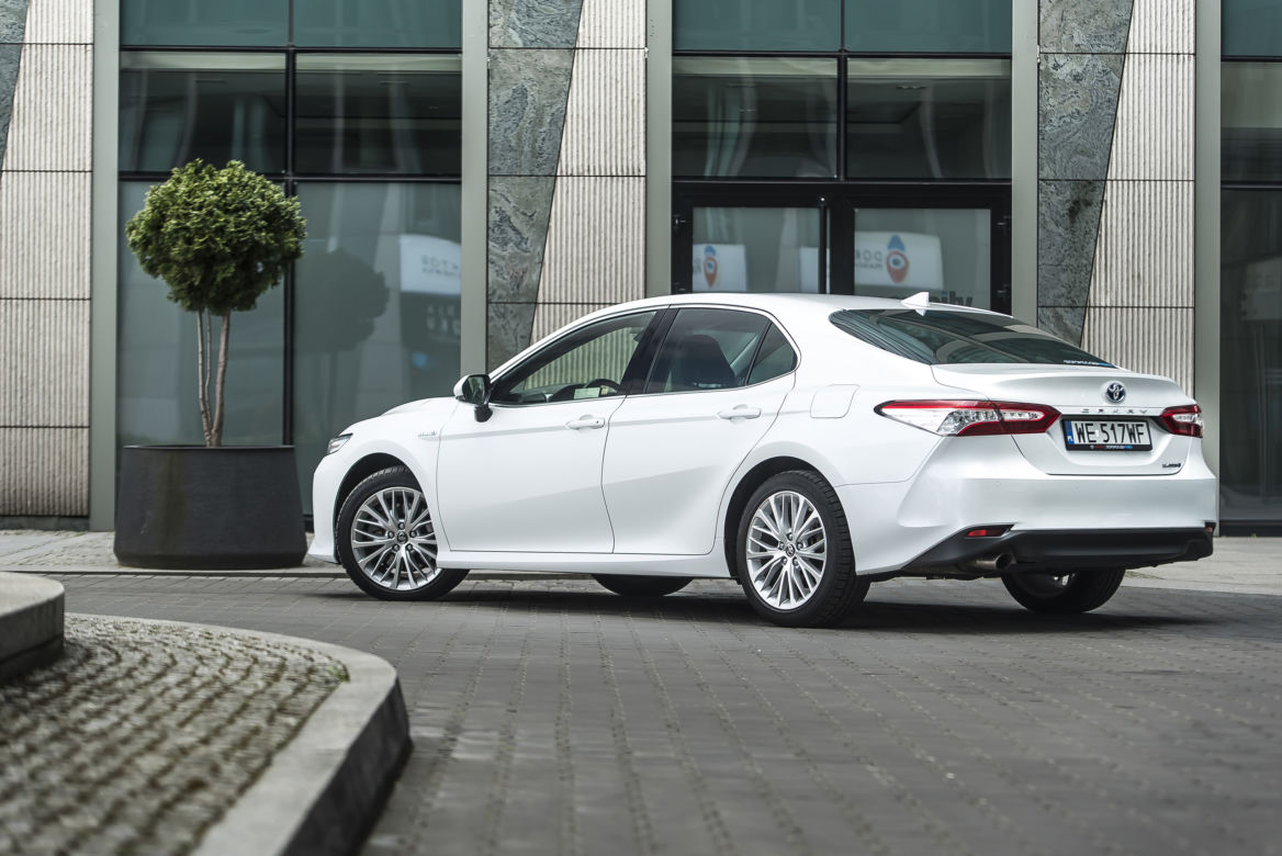 Toyota Camry 2.5 Hybrid 218 KM e-CVT Executive + VIP