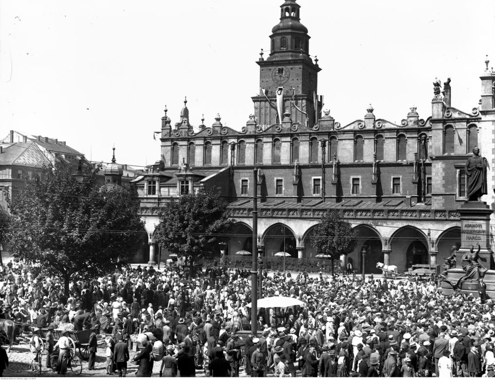 Na krakowskim Rynku znów pojawią się drzewa! Tak to miejsce wyglądało w przeszłości