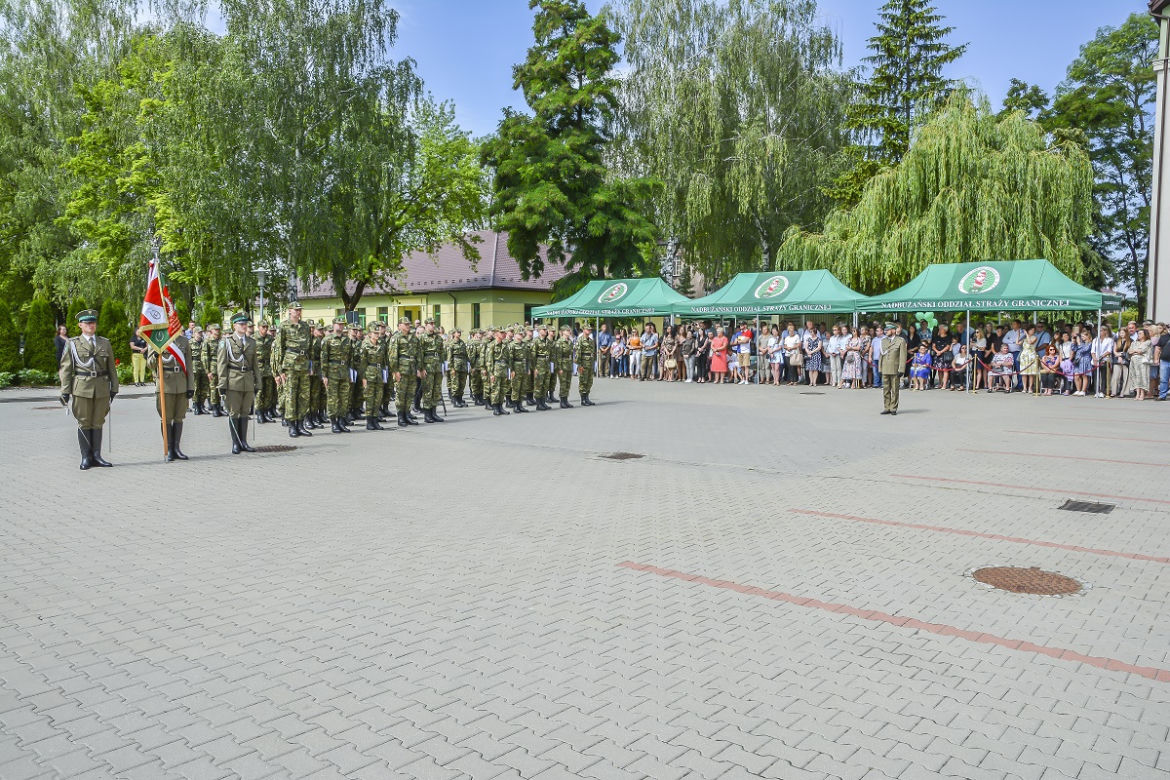 Lubelskie: Kilkudziesięciu nowych strażników granicznych. To największa grupa od wielu lat! [GALERIA]