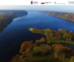 Widok cypla nad jeziorem Lidzbarskim z lotu ptaka. To miejsce jest niesamowite!