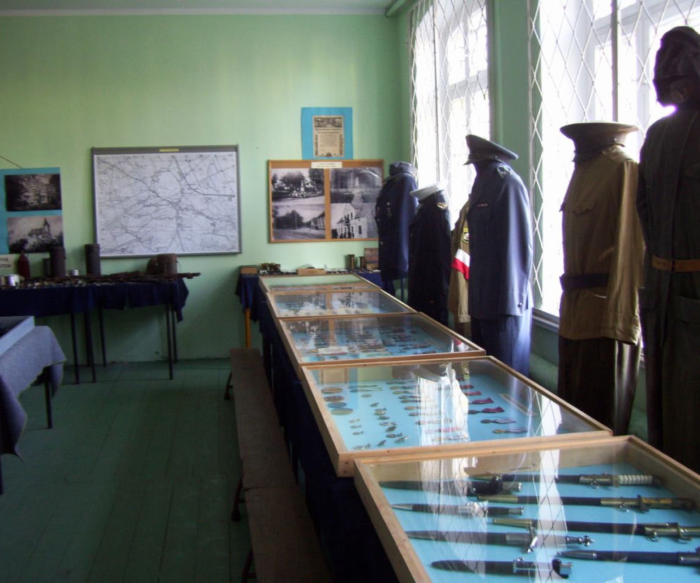 W muzeum można podziwiać mnóstwo wojennych eksponatów
