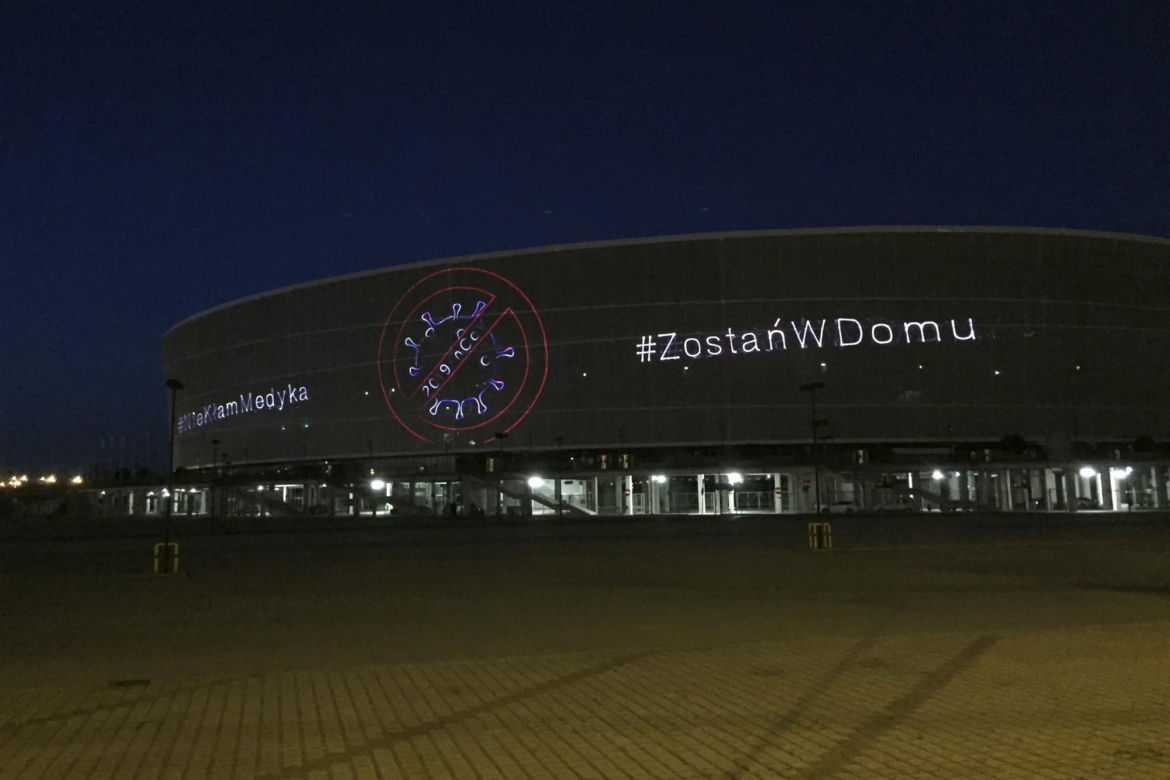 Laserowy pokaz na Stadionie Wrocław. To podziękowania dla medyków!
