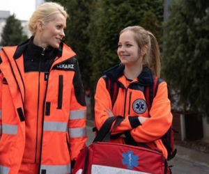 Na sygnale odc. 235.  Zosia Banach (Edyta Bełza), Anna Reiter (Lea Oleksiak)