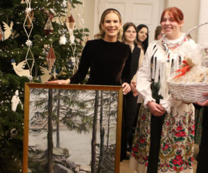 W Pałacu Prezydenckim już święta. Marta Nawrocka z rodziną ubierała choinkę