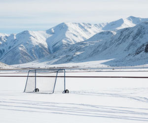 Książę Harry doznał kontuzji na boisku. Co wydarzyło się w Aspen?