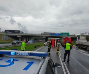 Nawet 3 godziny potrwają utrudnienia na autostradzie A4 w Mysłowicach, gdzie przewróciła się ciężarówka [ZDJĘCIA]