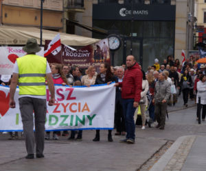 Marsz dla Życia i Rodziny 2021. Radosny tłum przeszedł ulicami Bydgoszczy