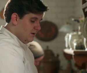 La promesa - pałac tajemnic, odcinek 328: Abel szuka w rzeczach Valentina wskazówek, które mogą uratować Marię TVP