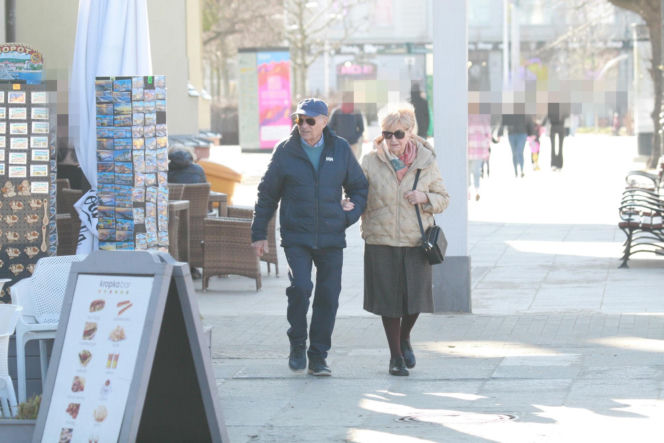 Stefan Friedmann z żoną na spacerze