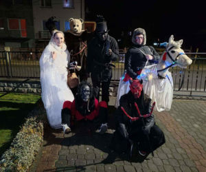 Gwiżdże, czyli kaszubskie kolędowanie. Paneszki w Żelistrzewie ponownie odwiedzą domy!