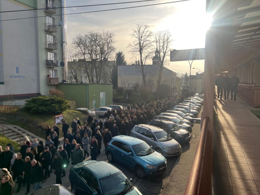 Pogrzeb braci, którzy zginęli w katastrofie śmigłowca pod Rzeszowem