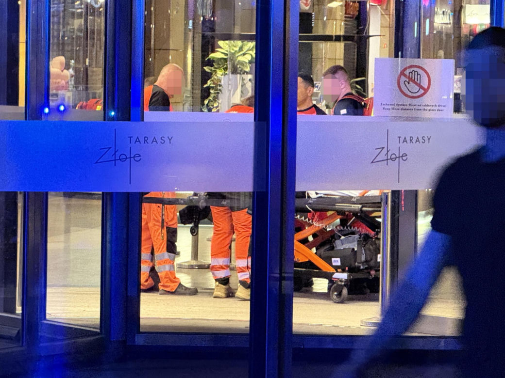 Warszawa. Kobieta skoczyła z piętra w Złotych Tarasach