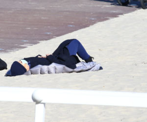 Marta Manowska opala się na plaży