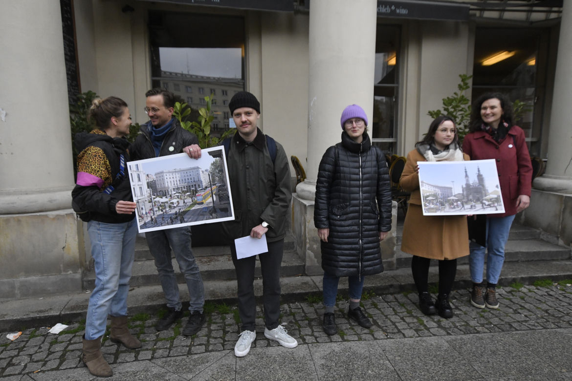 Zamkną plac Zbawiciela? Działacze chcą zrobić z ronda deptak