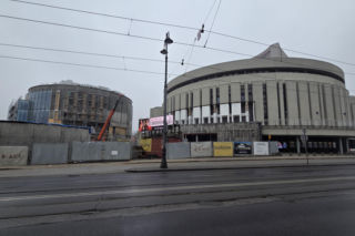 Duże opóźnienie rozbudowy Opery Nova. IV krąg wciąż w budowie