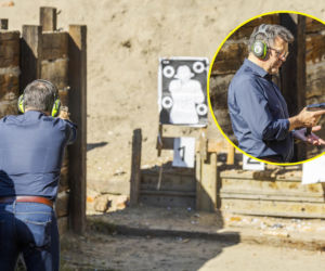 Karabin, pistolet i celne oko. Tak polityk Rozwoju Plus przygotowuje się na ciężkie czasy