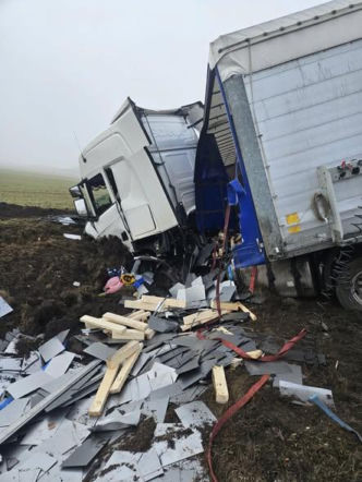 Tragedia na DK 15 niedaleko Inwrocławia! Kierowca osobówki zginął na miejscu [ZDJĘCIA]