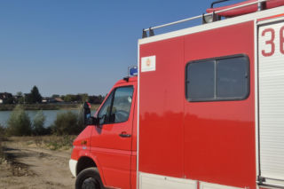 Blisko godzinę walczyli o życie 41-latka. Tragedia na terenie żwirowni