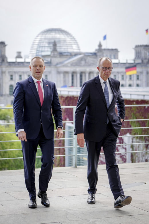 Niemcy mogłyby zacząć spłacać reparacje inwestując w polskie wojsko