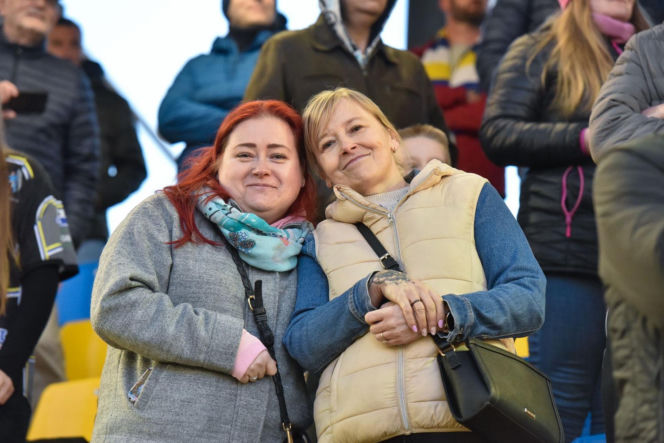 PRES Grupa Dewloperska Toruń - Abramczyk Polonia Bydgoszcz, zdjęcia kibiców i zawodników z pożegnania Adriana Miedzińskiego