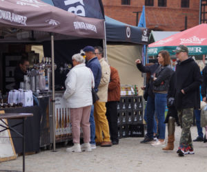 Festiwal Food Trucków 2021. Restauracje na kółkach zaparkowały na Wyspie Młyńskiej
