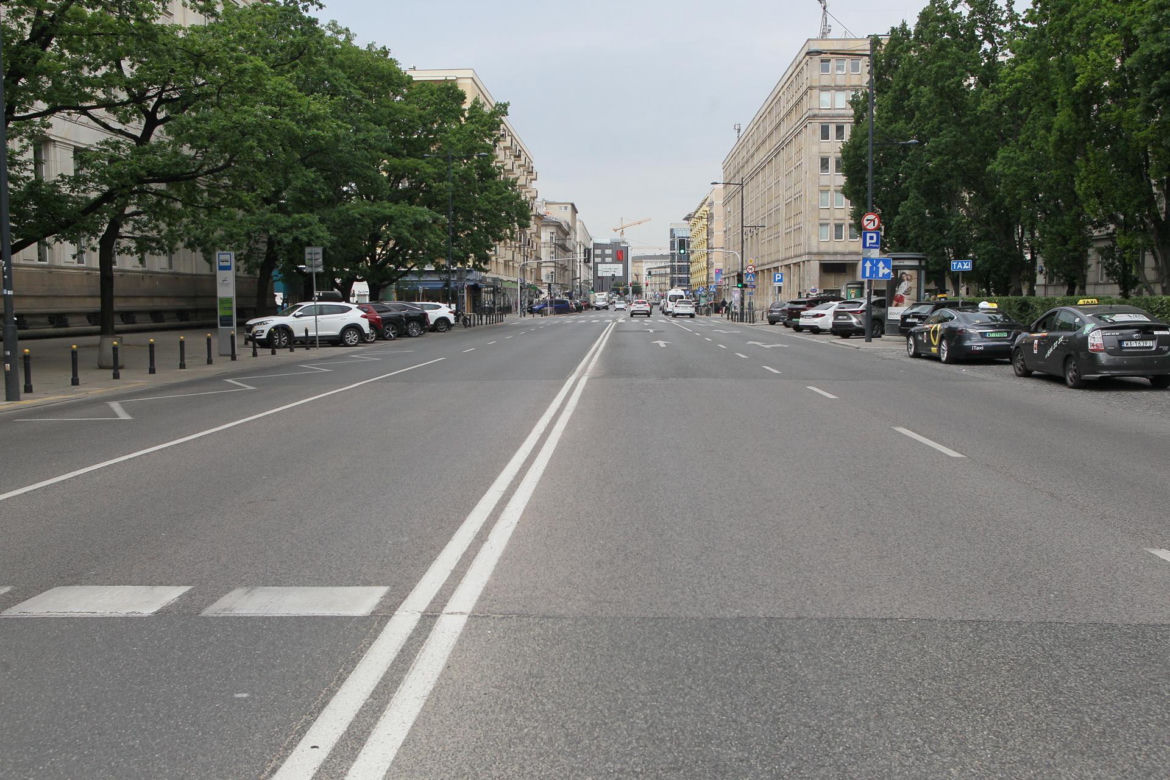 Zabiorą pasy ruchu i parkingi, w zamian posadzą drzewka. Mieszkańcy wściekli na plany przebudowy Kruczej