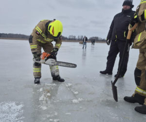 Wycinanie przerębli na zalewie siedleckim 2026