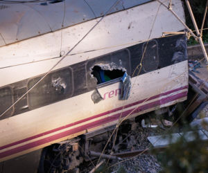 Taka była przyczyna katastrofy kolejowej w Hiszpanii? Śledczy niemal pewni!