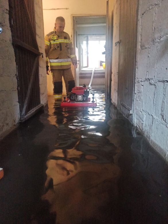​Osiedle Gronowo pod wodą po oberwaniu chmury