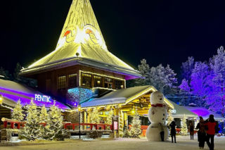 Rovaniemi w Finlandii. Wioska Świętego Mikołaja