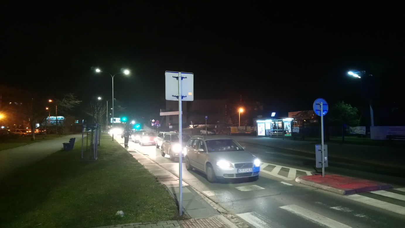Poważny wypadek w Nowej Hucie. Karetka jadąca na sygnale zderzyła się z samochodem