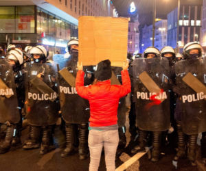 Pałki i gaz na ulicach