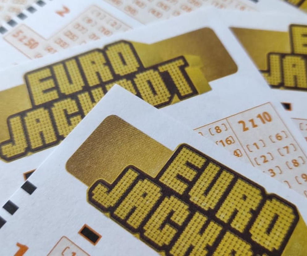 Kupony loterii Eurojackpot z widocznym logotypem gry. O wielkiej wygranej w Białej Podlaskiej przeczytasz na SE Lublin.
