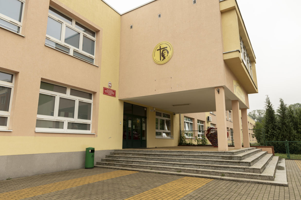 Dziecięca pornografia u ojca dyrektora