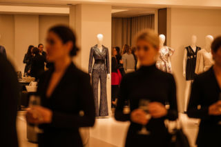 Leszek Miller z rodziną na pokazie mody. Kto skradł show na modowych salonach?