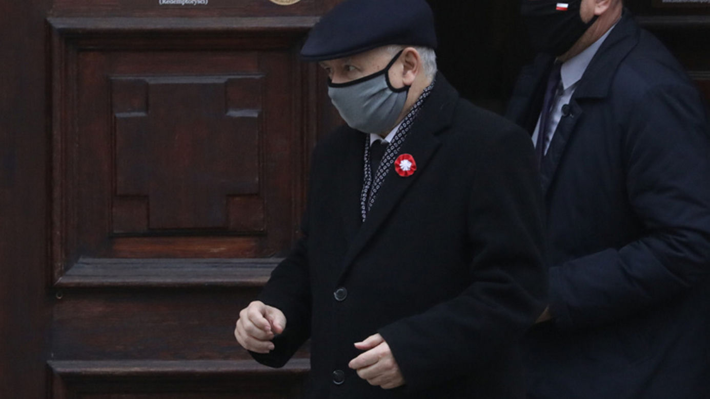 Jarosław Kaczyński modlił się za Ojczyznę