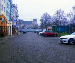 Podzamcze z płatnym parkowaniem