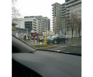 Alarm bombowy w Lidlu w Rzeszowie? Służby są na miejscu