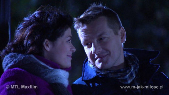 M jak miłość odcinek 1202. Kinga (Katarzyna Cichopek), Piotrek (Marcin Mroczek)