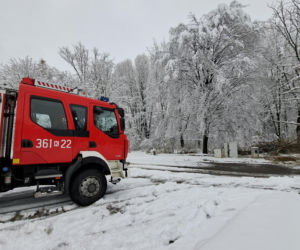 Śnieżyca w regionie tarnowskim: Setki interwencji straży, braki prądu w powiecie  