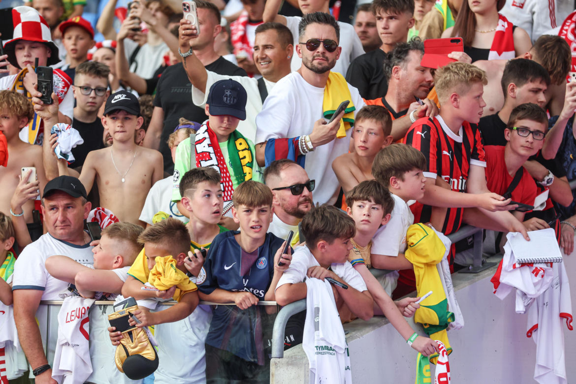Kibice na meczu gwiazd Polska - Brazylia na Stadionie Śląskim