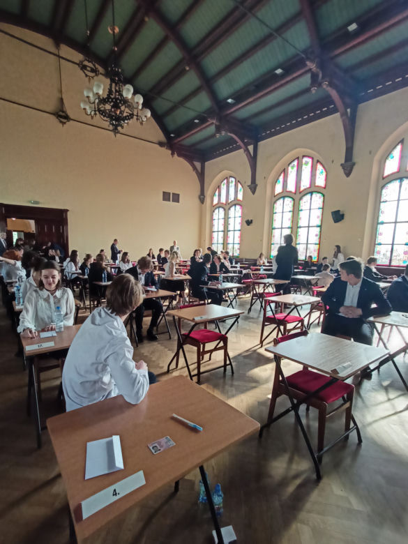 Licealiści tuż przed maturą z języka polskiego
