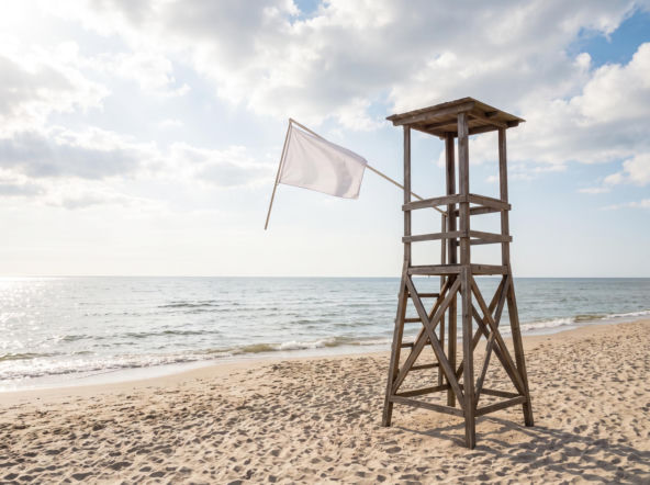 Sinice Kołobrzeg. Czy w Kołobrzegu można się kąpać 25.08? Flaga, warunki pogodowe