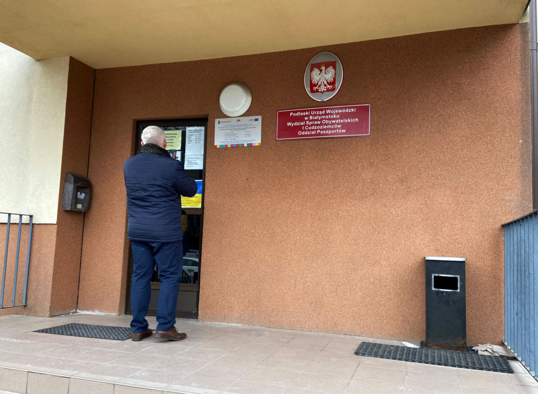 Białystok. Ogromna kolejka po paszport - 4.03.2022