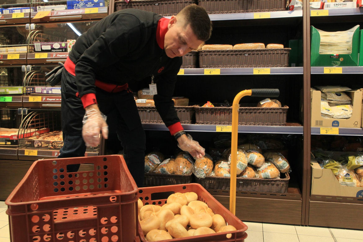  Internauci już śmieją się z Petru w Biedronce. Pierwsze memy.