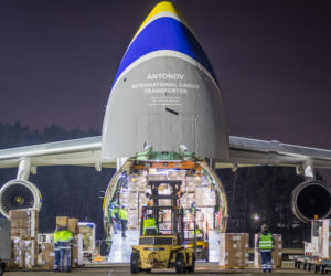 Olbrzymi samolot Antonov An-124 Rusłan z Wuhan wylądował w Katowicach. Co było na pokładzie? 